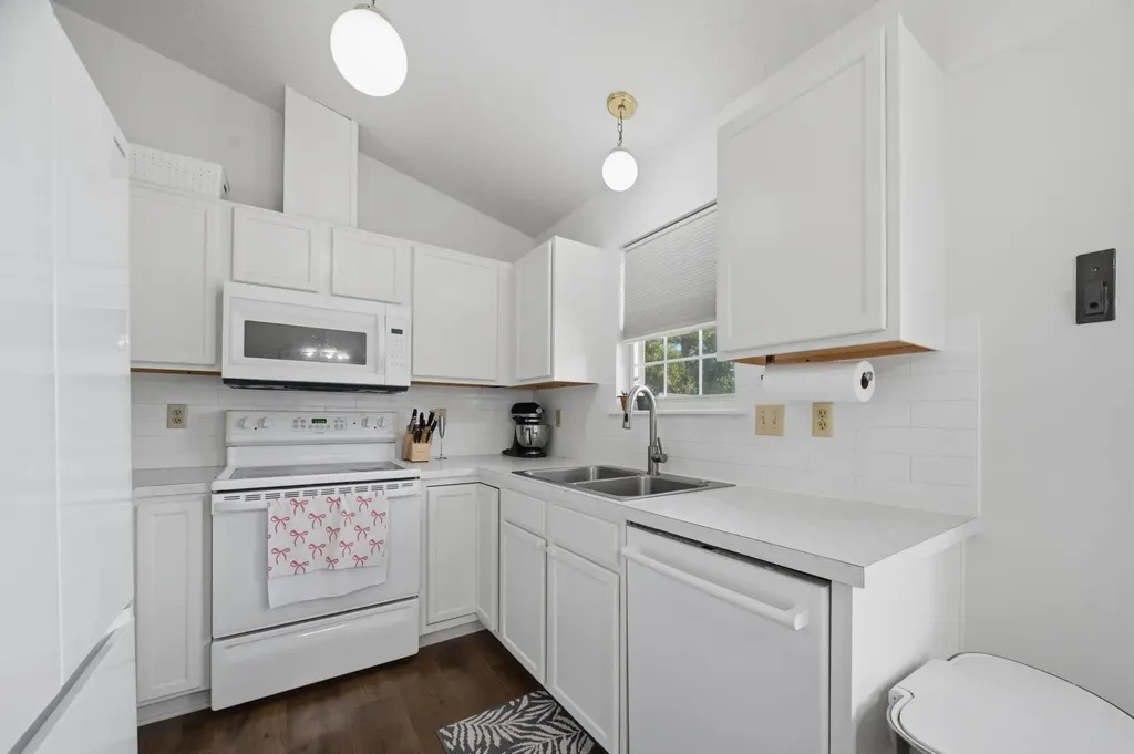 10939 W Dora Court Wichita KS 67209