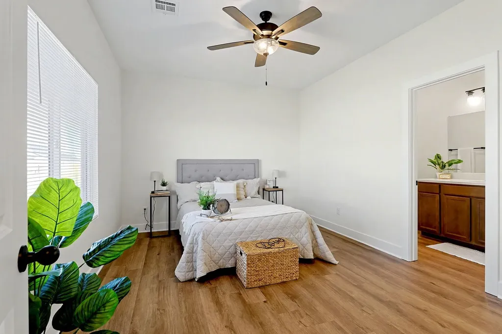 3829 S Bluelake Court Wichita KS 67215