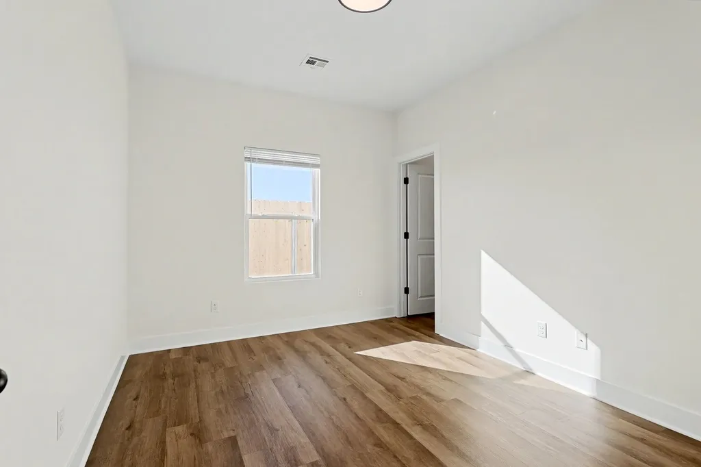 3829 S Bluelake Court Wichita KS 67215