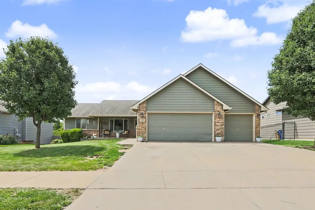 1419 E Alise Derby KS 67037