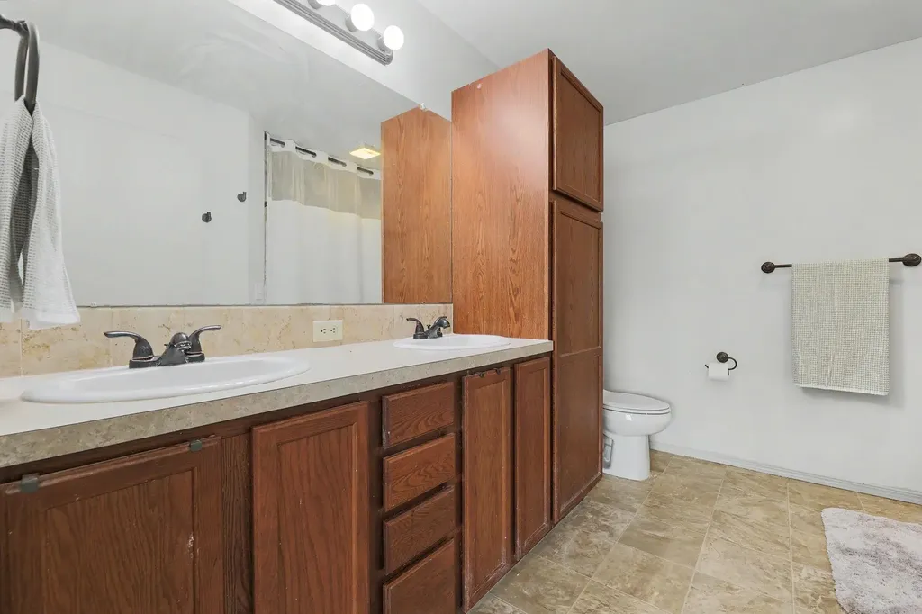 1419 E Alise Derby KS 67037