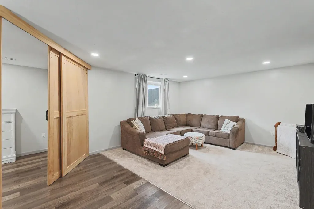 1419 E Alise Derby KS 67037