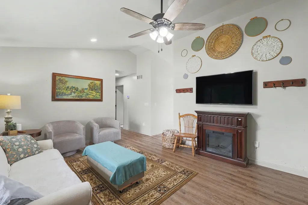 1419 E Alise Derby KS 67037