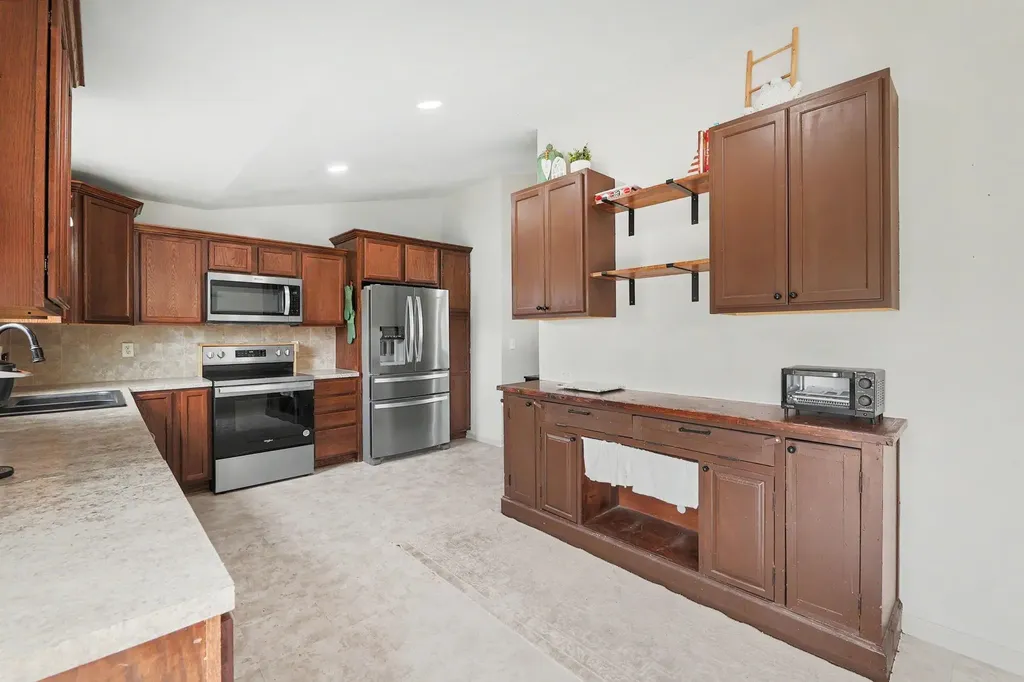 1419 E Alise Derby KS 67037
