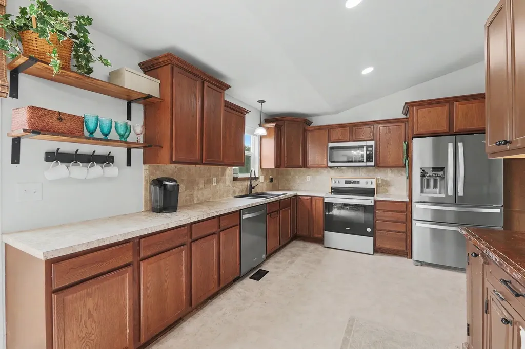 1419 E Alise Derby KS 67037