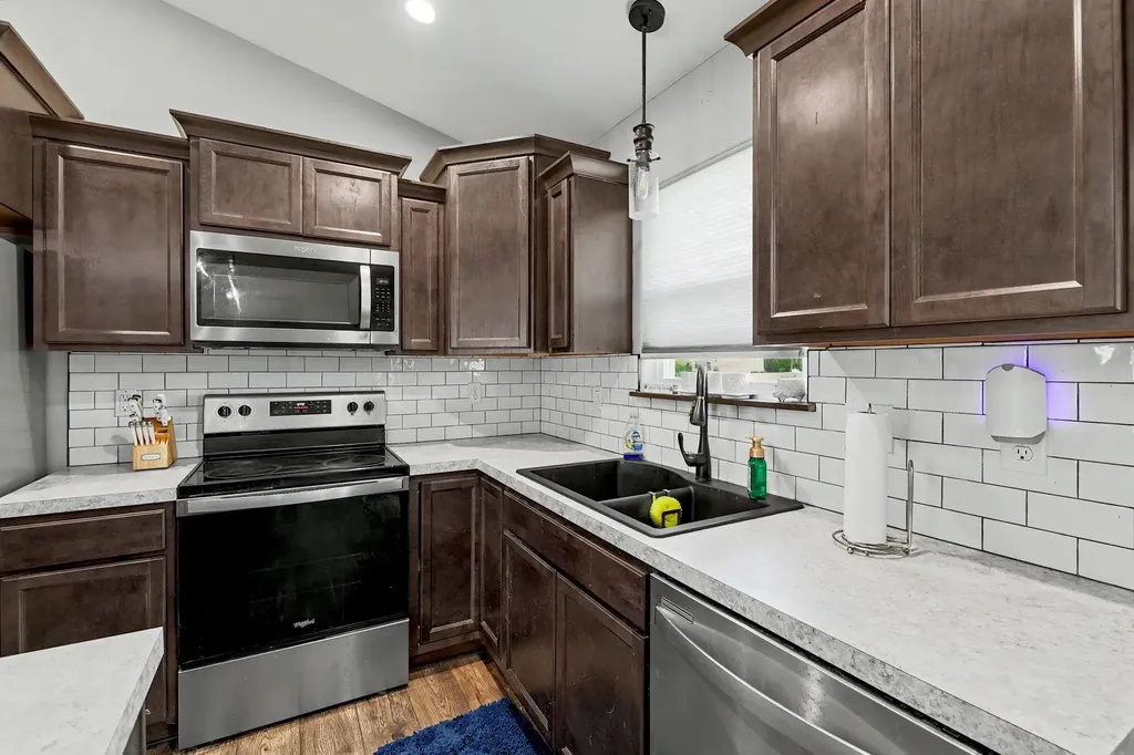2402 E Velvet Leaf Court Andover KS 67002