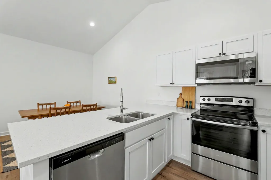 5320 N Pinecrest Street Bel Aire KS 67220
