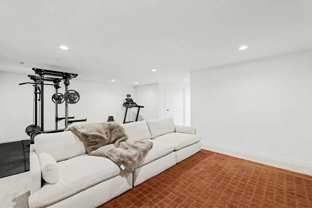 5320 N Pinecrest Street Bel Aire KS 67220