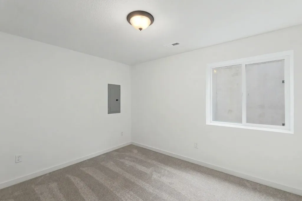 5320 N Pinecrest Street Bel Aire KS 67220