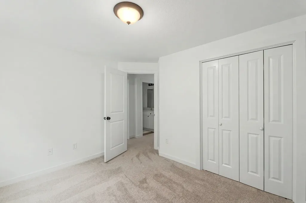 5320 N Pinecrest Street Bel Aire KS 67220