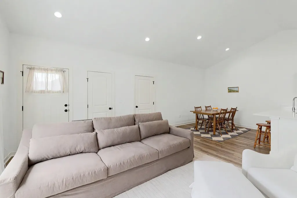 5320 N Pinecrest Street Bel Aire KS 67220