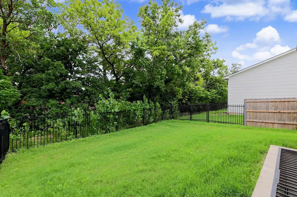 5320 N Pinecrest Street Bel Aire KS 67220