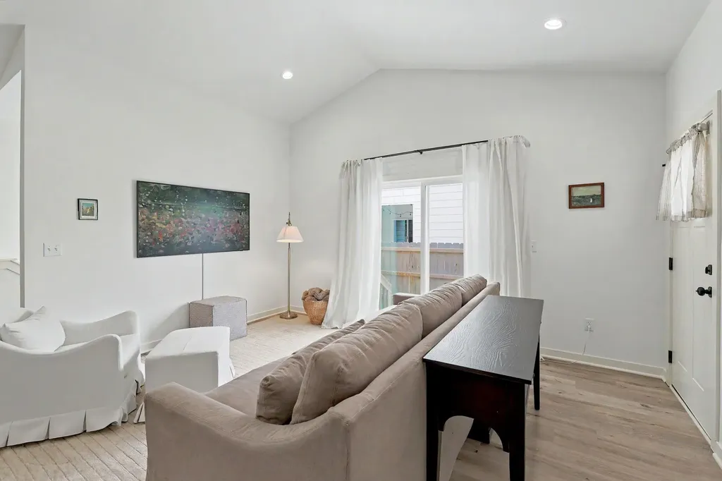 5320 N Pinecrest Street Bel Aire KS 67220