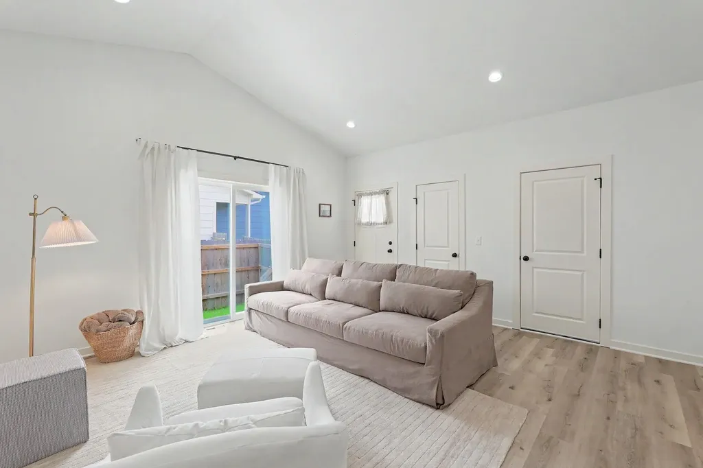 5320 N Pinecrest Street Bel Aire KS 67220