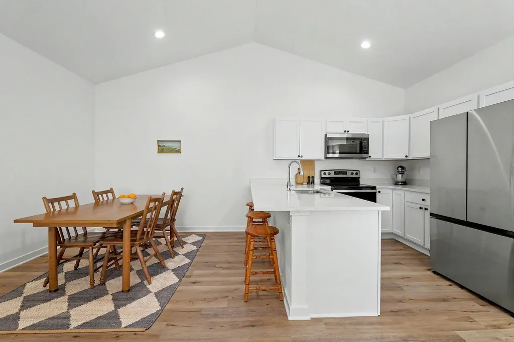 5320 N Pinecrest Street Bel Aire KS 67220