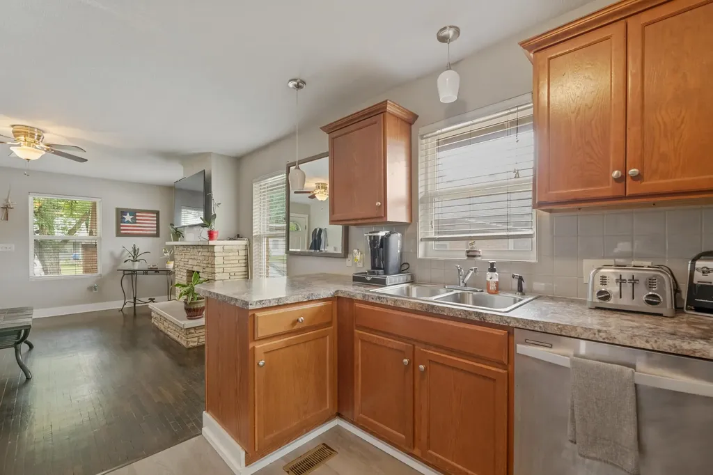 1519 S Martinson Wichita KS 67213