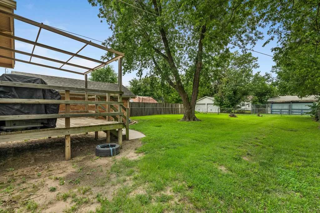 1519 S Martinson Wichita KS 67213