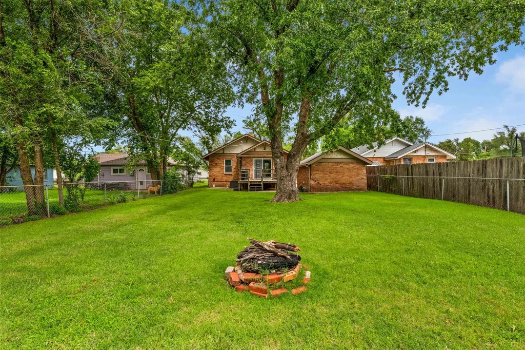 1519 S Martinson Wichita KS 67213