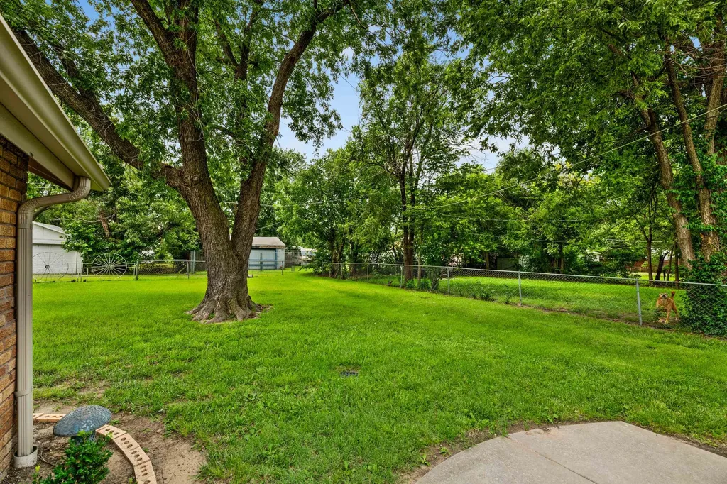 1519 S Martinson Wichita KS 67213