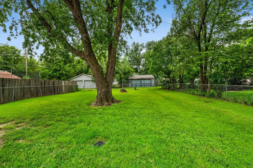 1519 S Martinson Wichita KS 67213