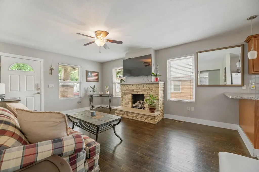 1519 S Martinson Wichita KS 67213