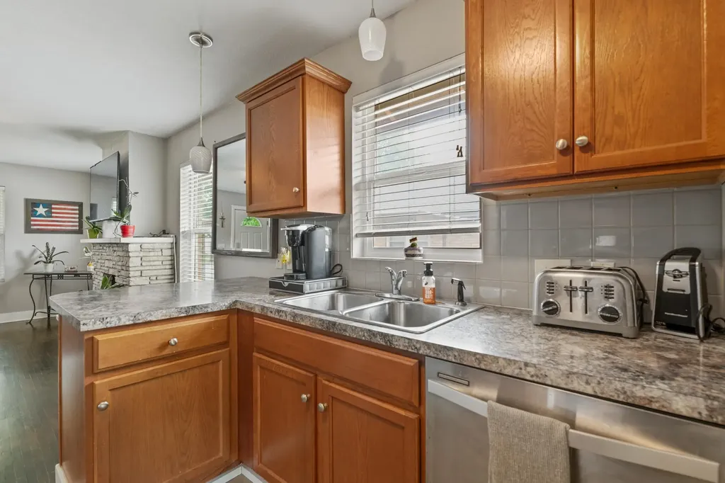 1519 S Martinson Wichita KS 67213