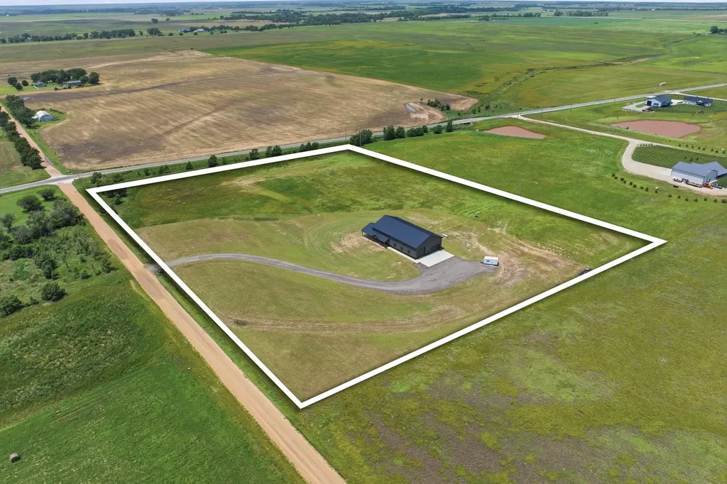 16078 E Bluff Street Cheney KS 67025