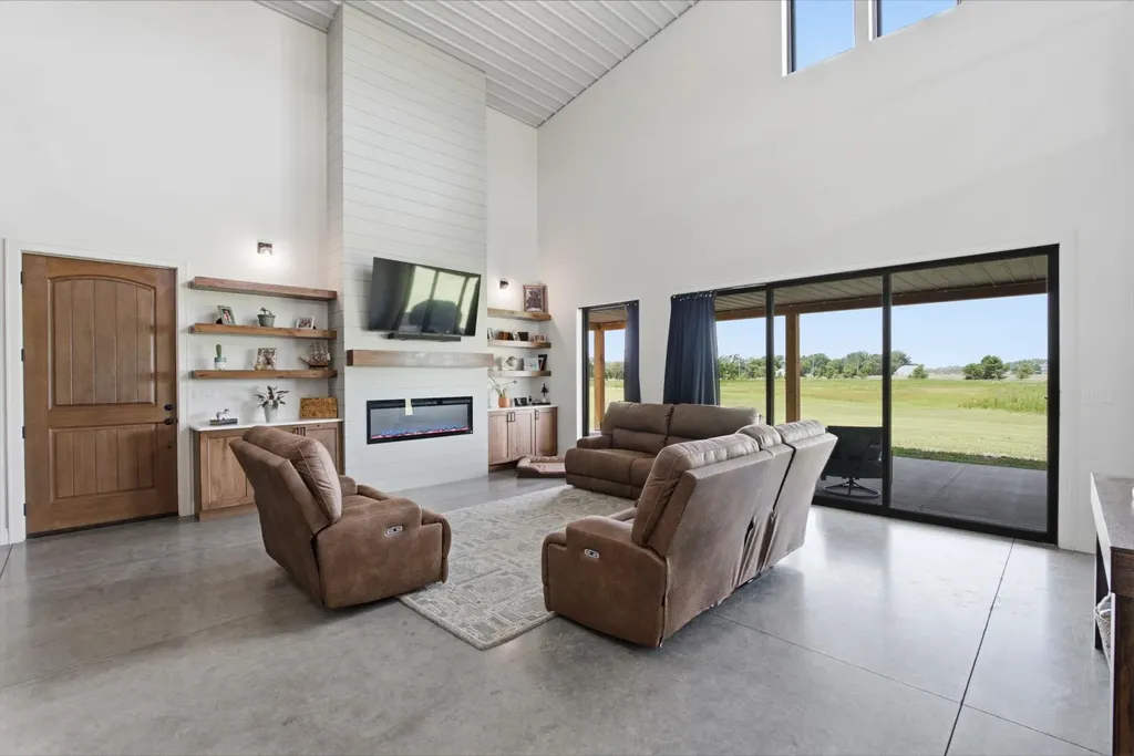 16078 E Bluff Street Cheney KS 67025