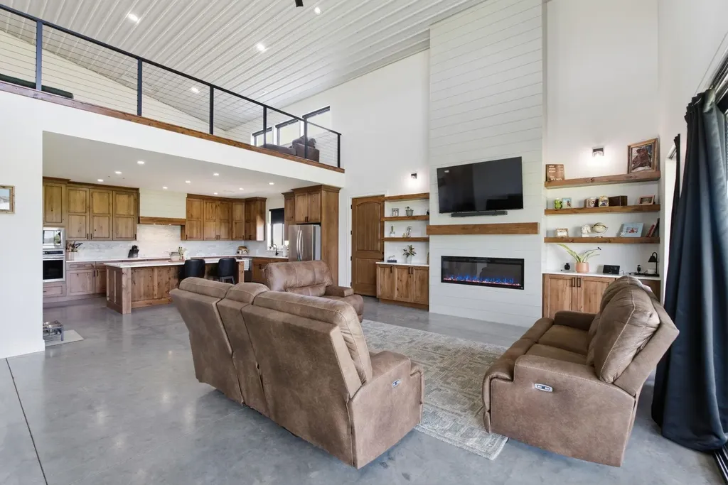 16078 E Bluff Street Cheney KS 67025
