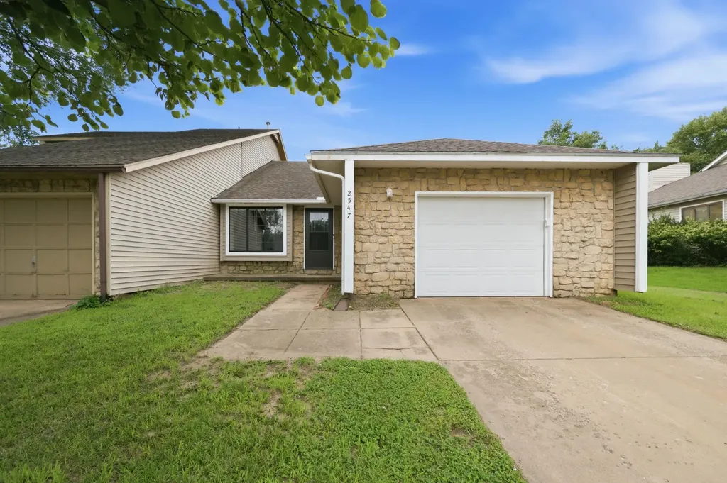 2547 S Yellowstone Court Wichita KS 67215