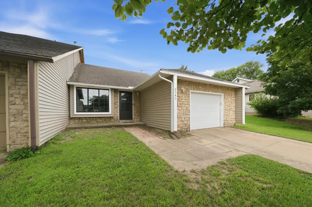 2547 S Yellowstone Court Wichita KS 67215