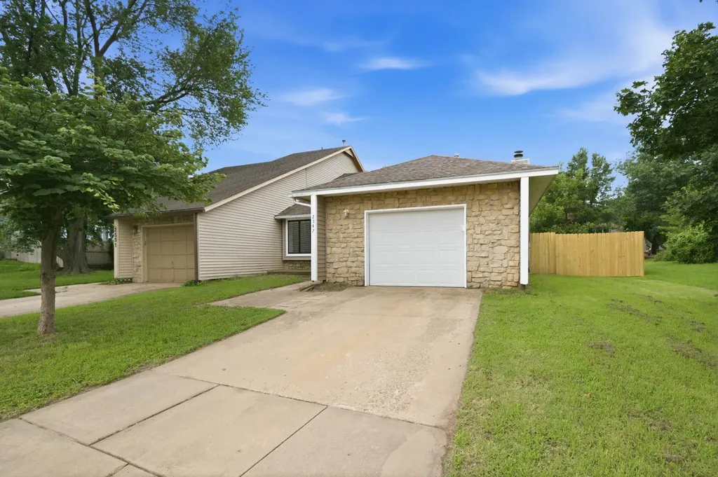 2547 S Yellowstone Court Wichita KS 67215