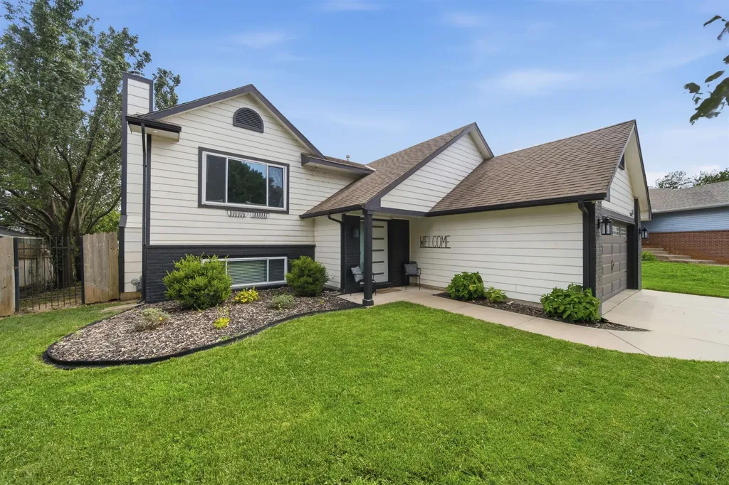 843 S Carriage Court Maize KS 67101-8909