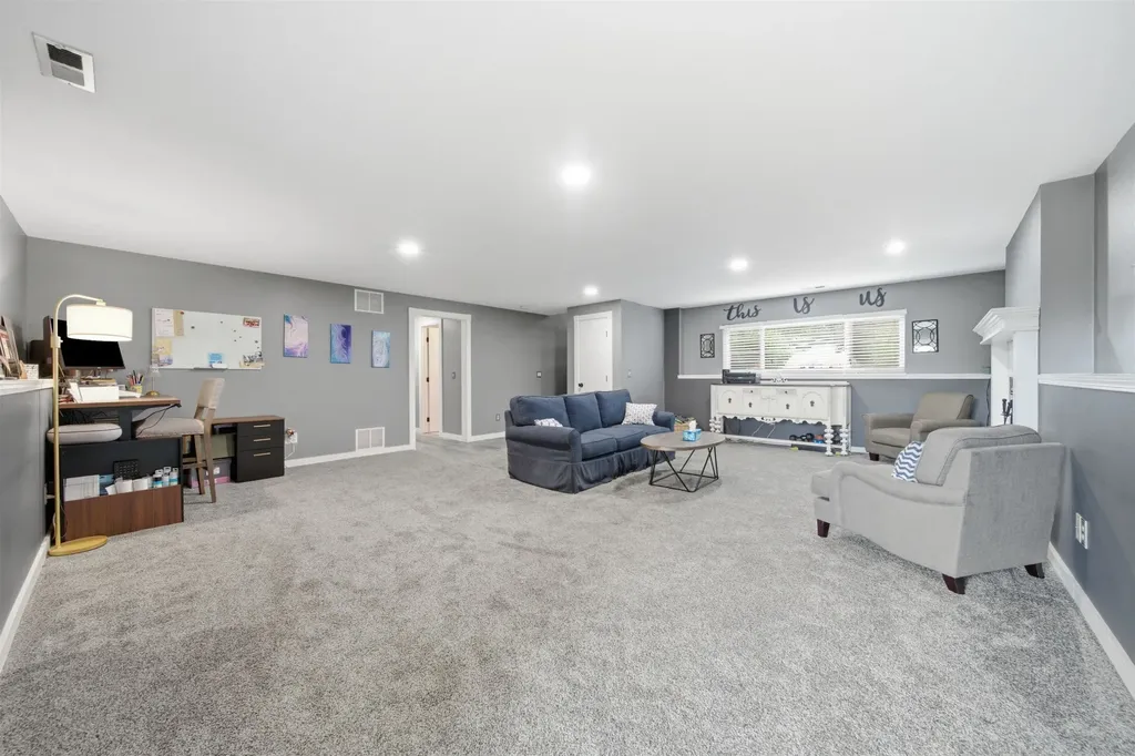 843 S Carriage Court Maize KS 67101-8909