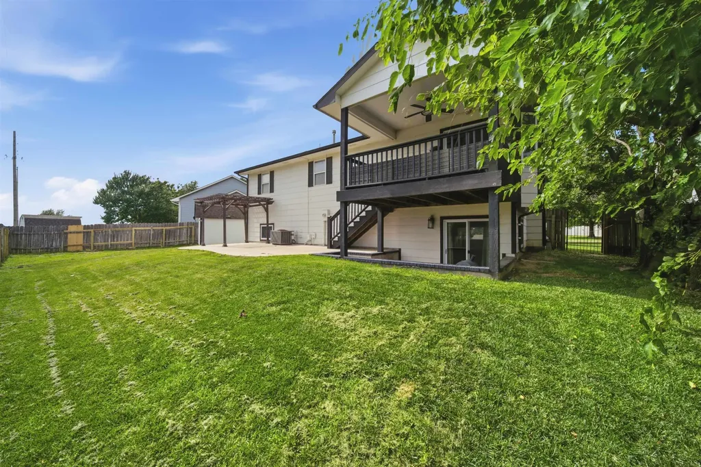 843 S Carriage Court Maize KS 67101-8909