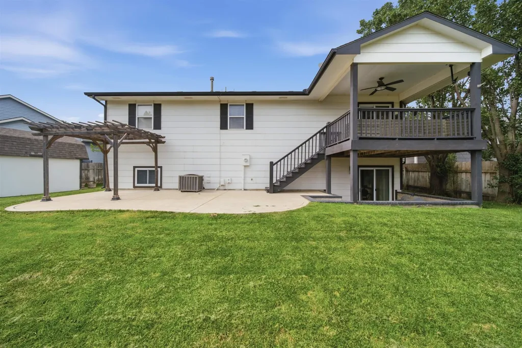 843 S Carriage Court Maize KS 67101-8909
