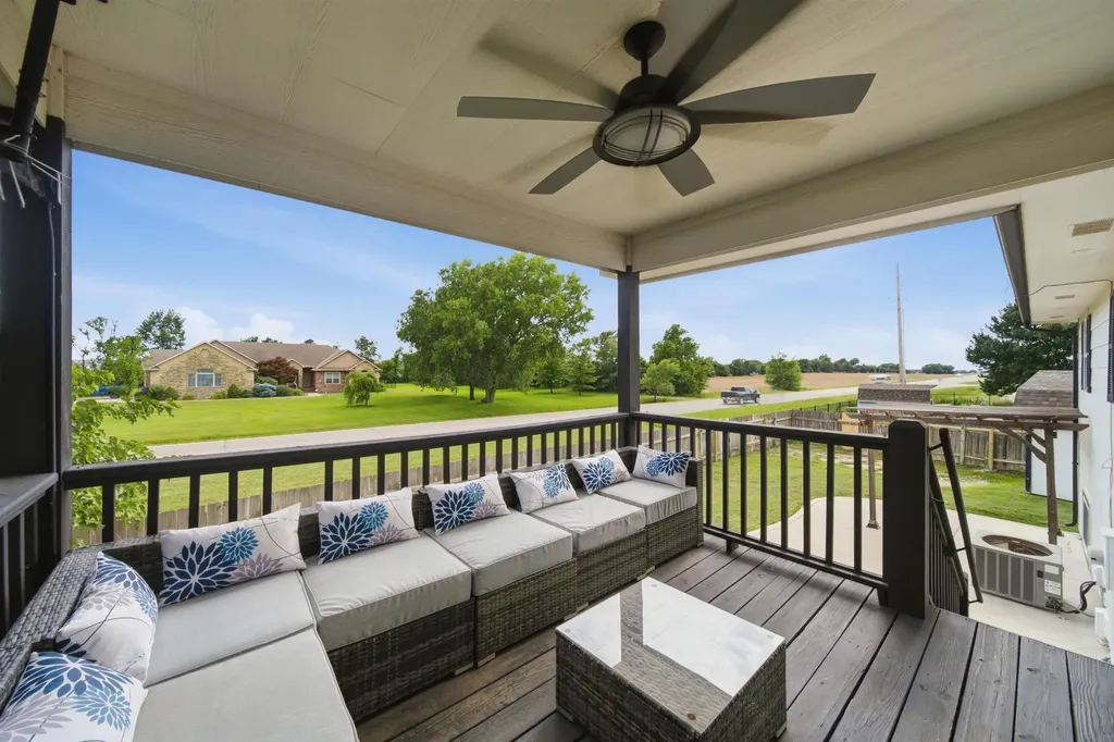 843 S Carriage Court Maize KS 67101-8909
