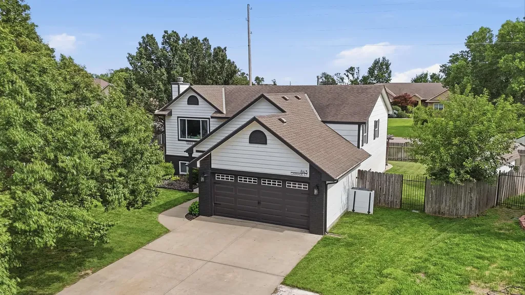 843 S Carriage Court Maize KS 67101-8909