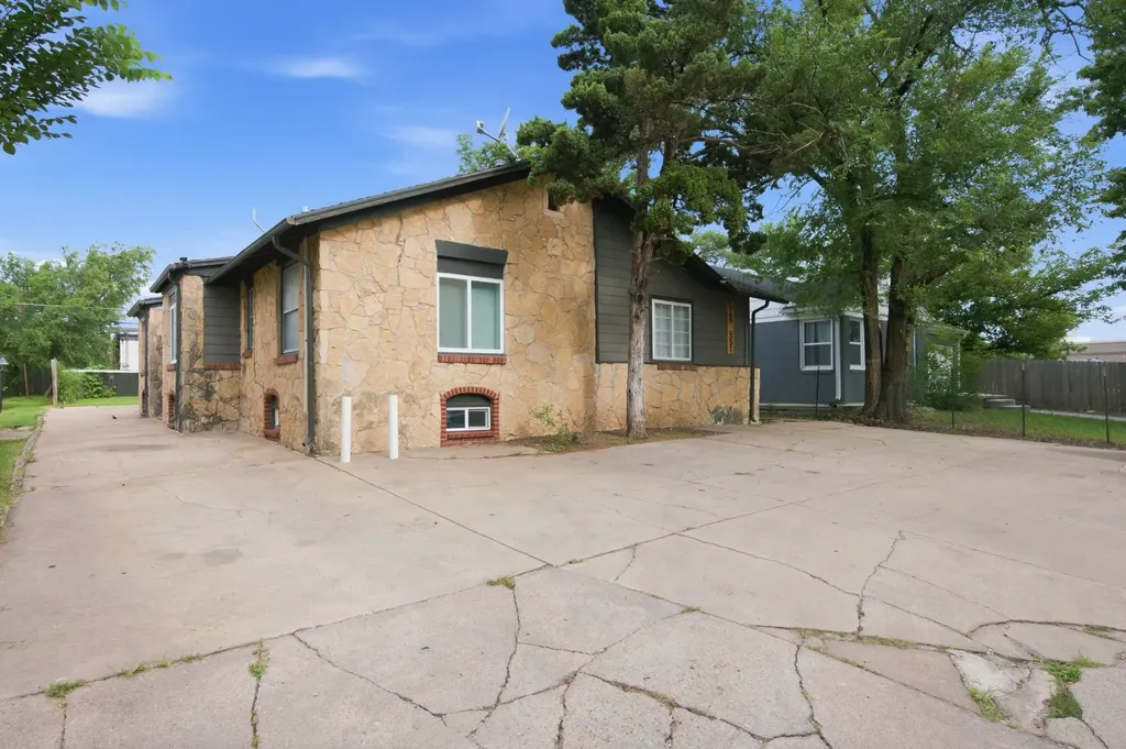 549-551 S Glendale Avenue Wichita KS 67218