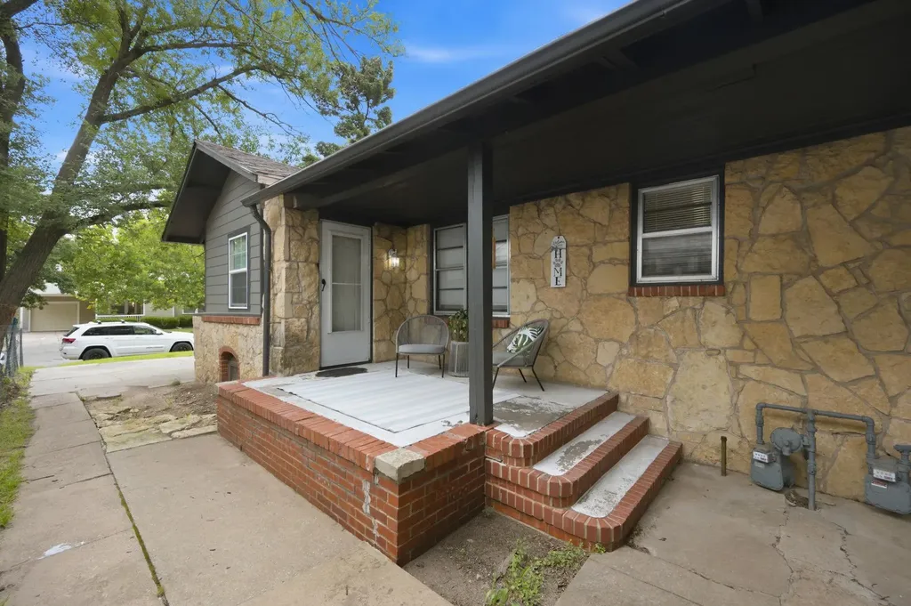 549-551 S Glendale Avenue Wichita KS 67218