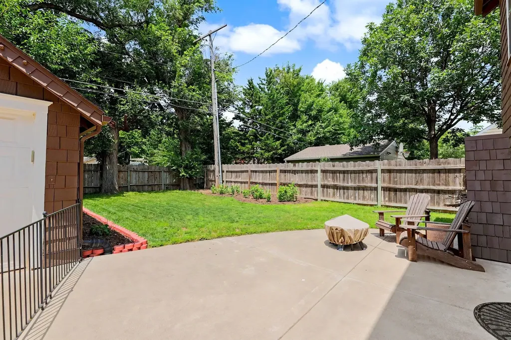 1239 N Perry Avenue Wichita KS 67203