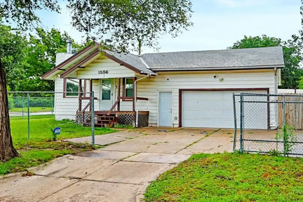 1556 N Poplar Wichita KS 67214