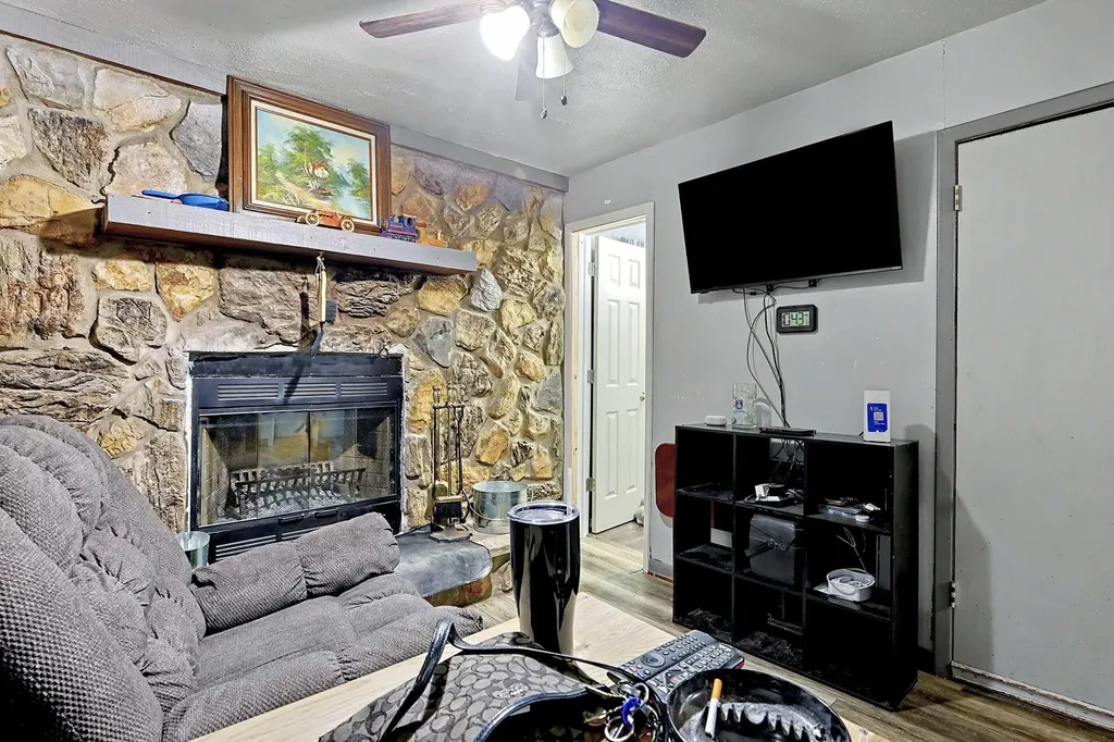 1556 N Poplar Wichita KS 67214