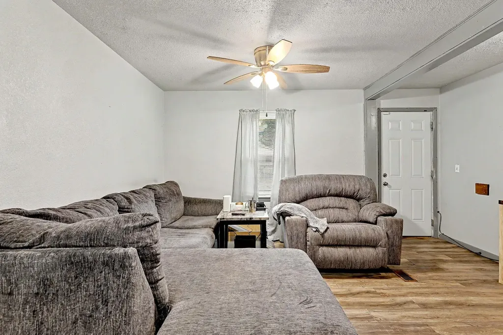1556 N Poplar Wichita KS 67214