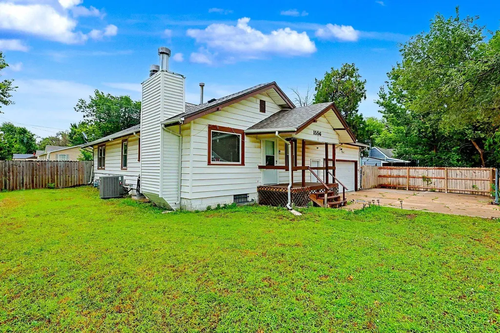 1556 N Poplar Wichita KS 67214