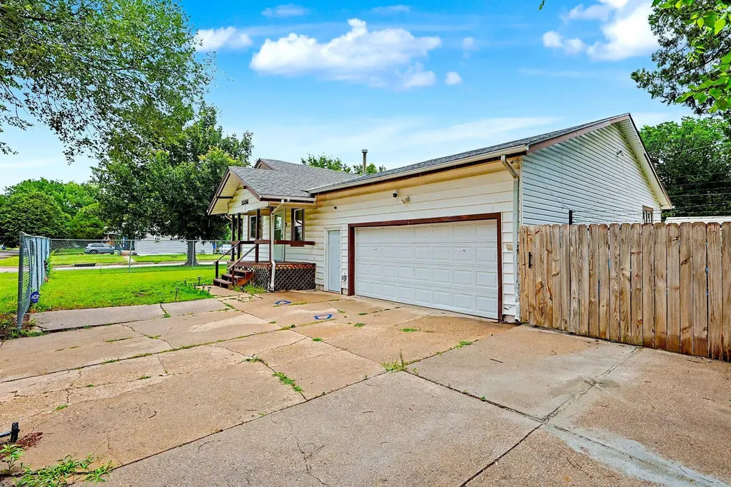1556 N Poplar Wichita KS 67214