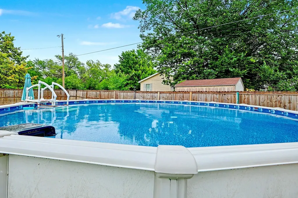 1556 N Poplar Wichita KS 67214