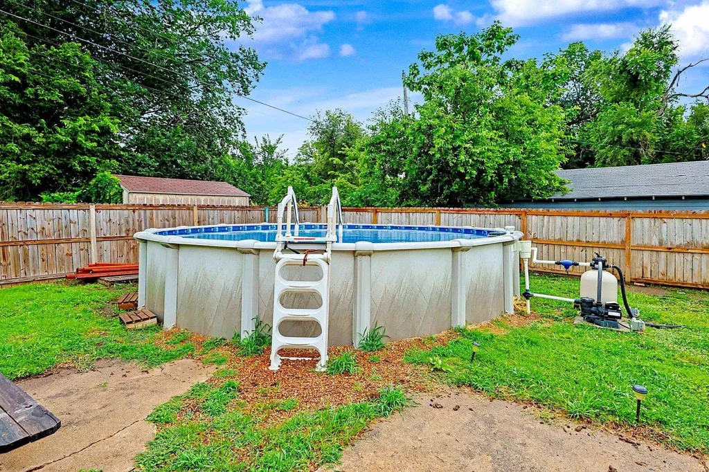 1556 N Poplar Wichita KS 67214