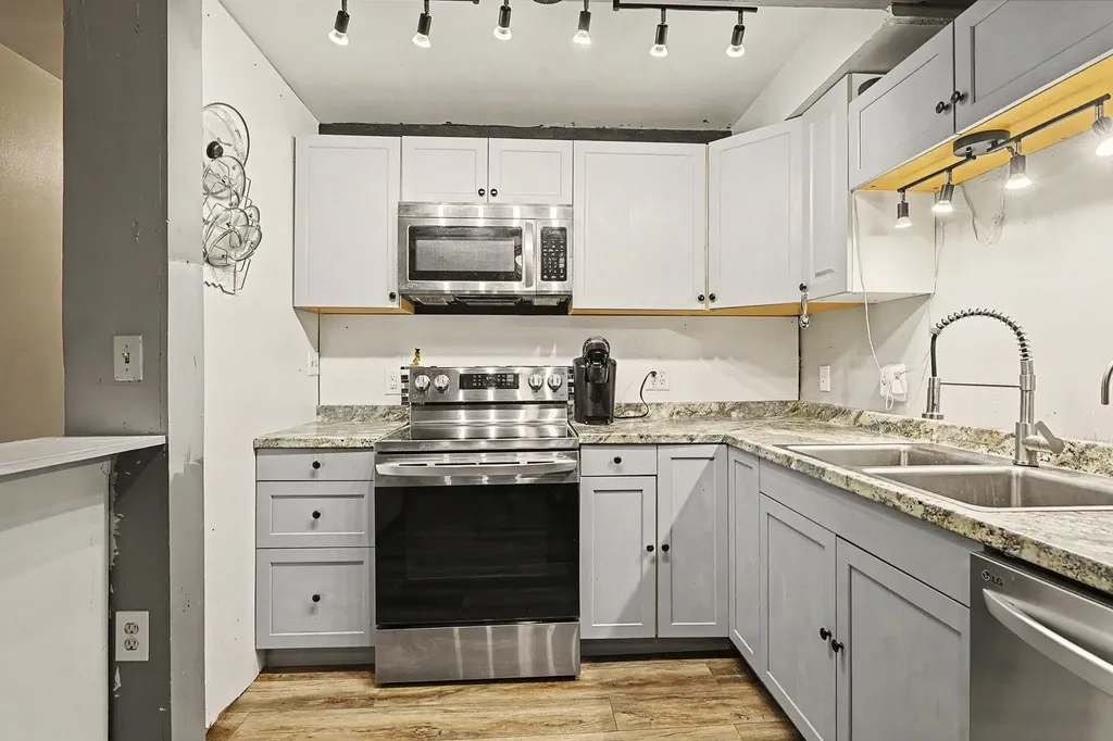 1556 N Poplar Wichita KS 67214