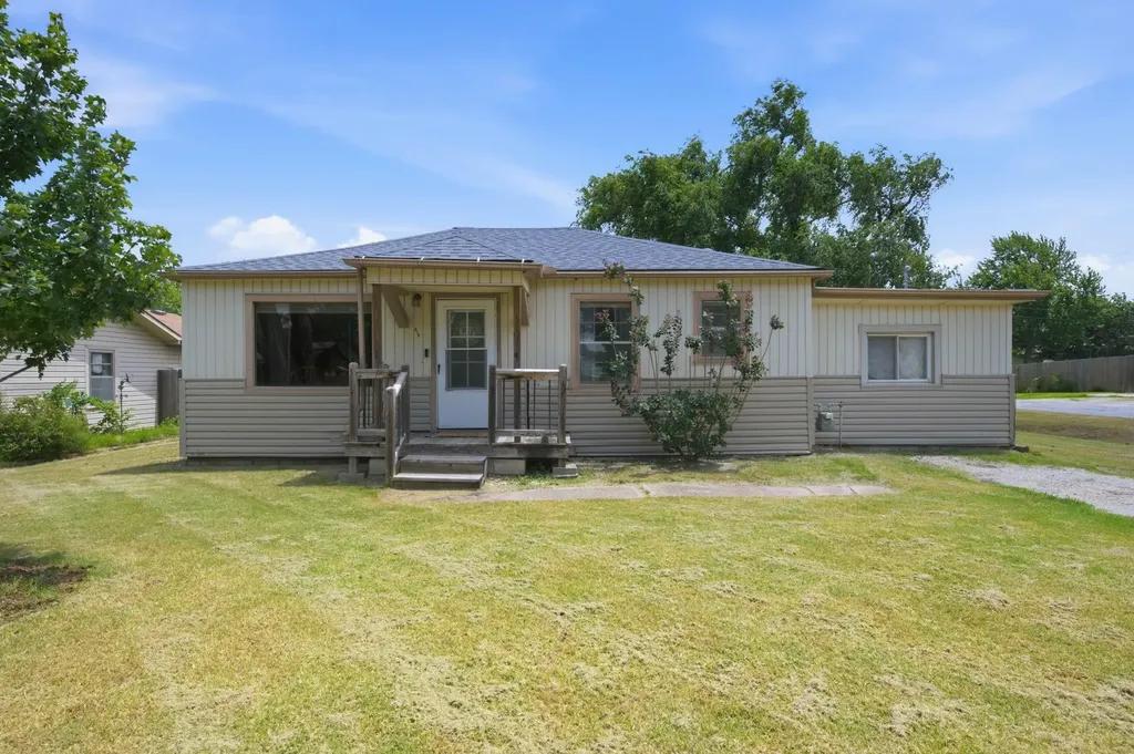 410 N Kansas Street Benton KS 67017-9001
